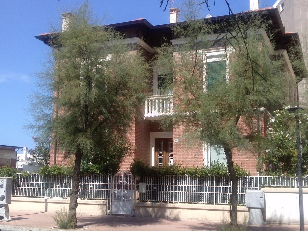 פסארו Appartamento In Villa מראה חיצוני תמונה