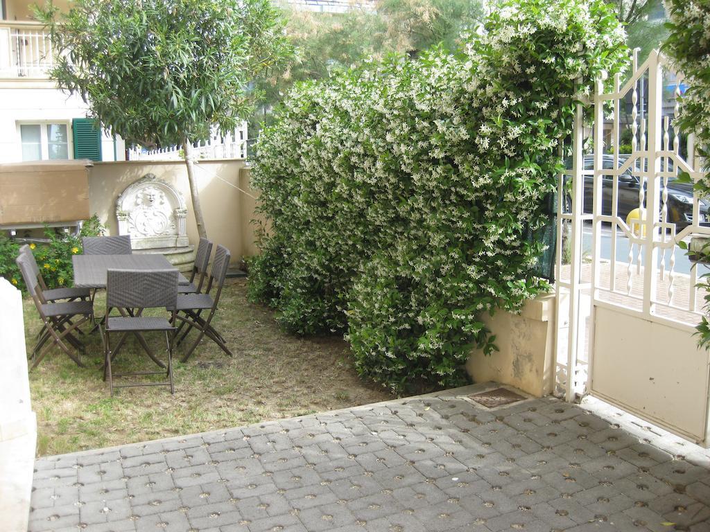 פסארו Appartamento In Villa חדר תמונה