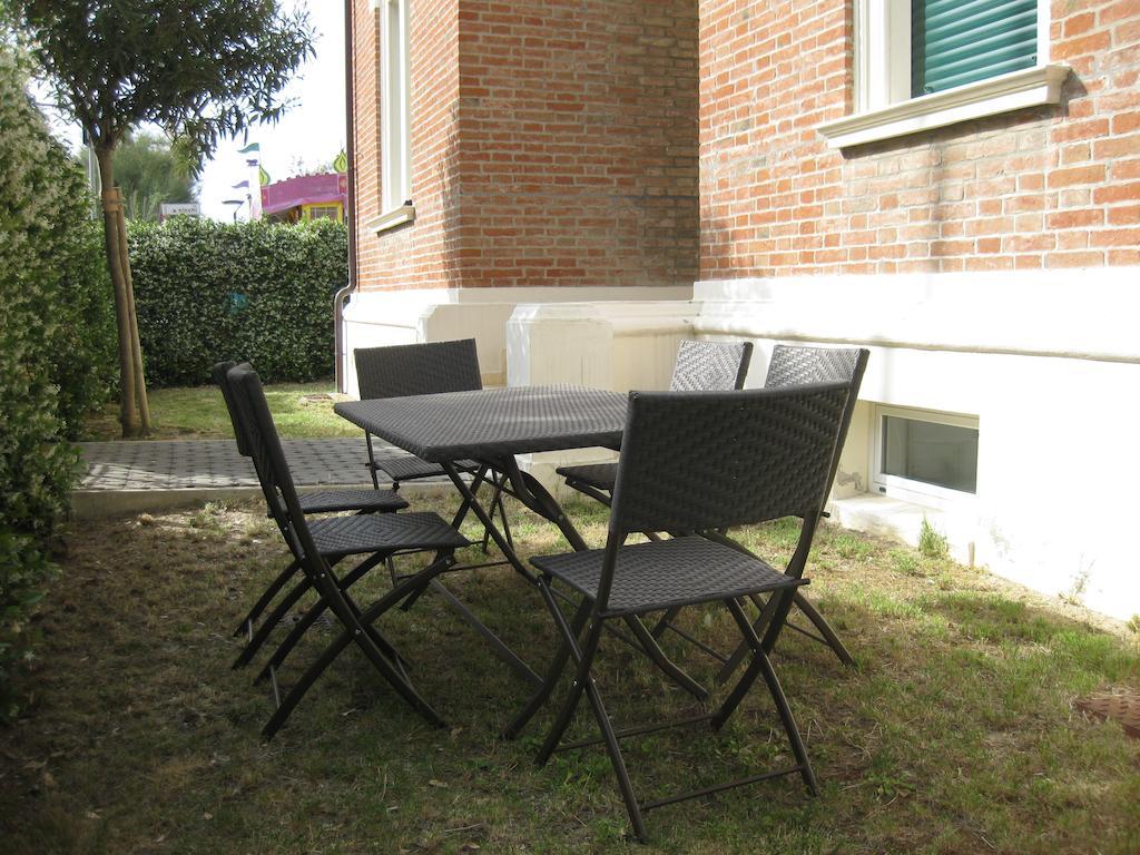 פסארו Appartamento In Villa חדר תמונה